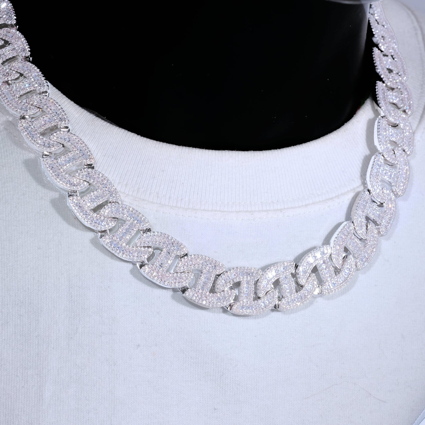 Baguette Chain Link Necklace in White Gold